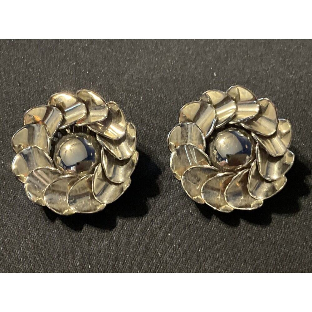 Vintage Silver Tone Flower Shaped Clip On Earrings